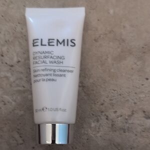 Elemis White Dynamic Resurfacing Facial Wash